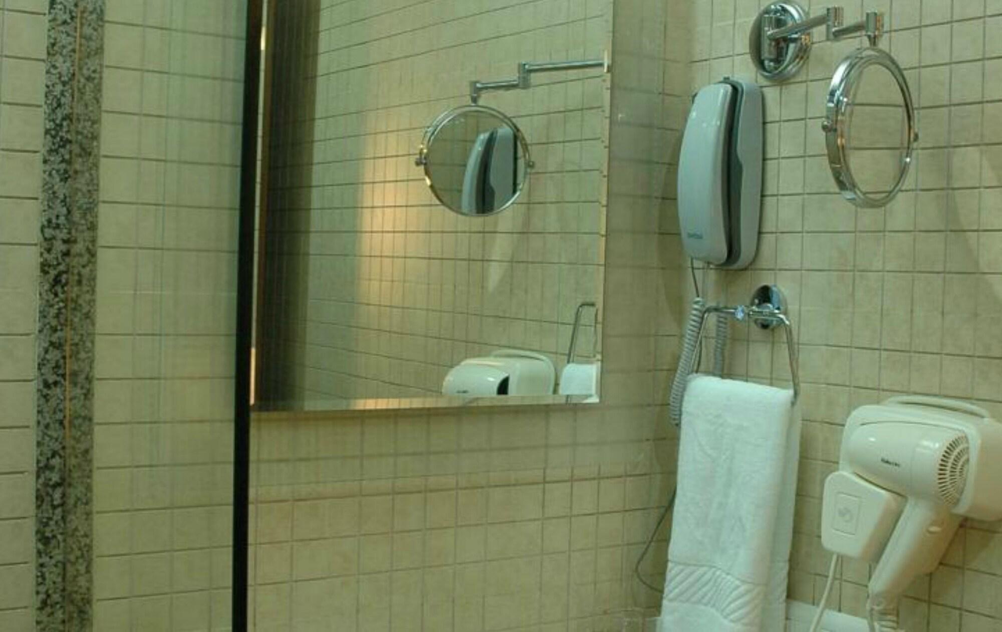 מומביי Fabhotel Shubhangan - Nr Bandra מראה חיצוני תמונה