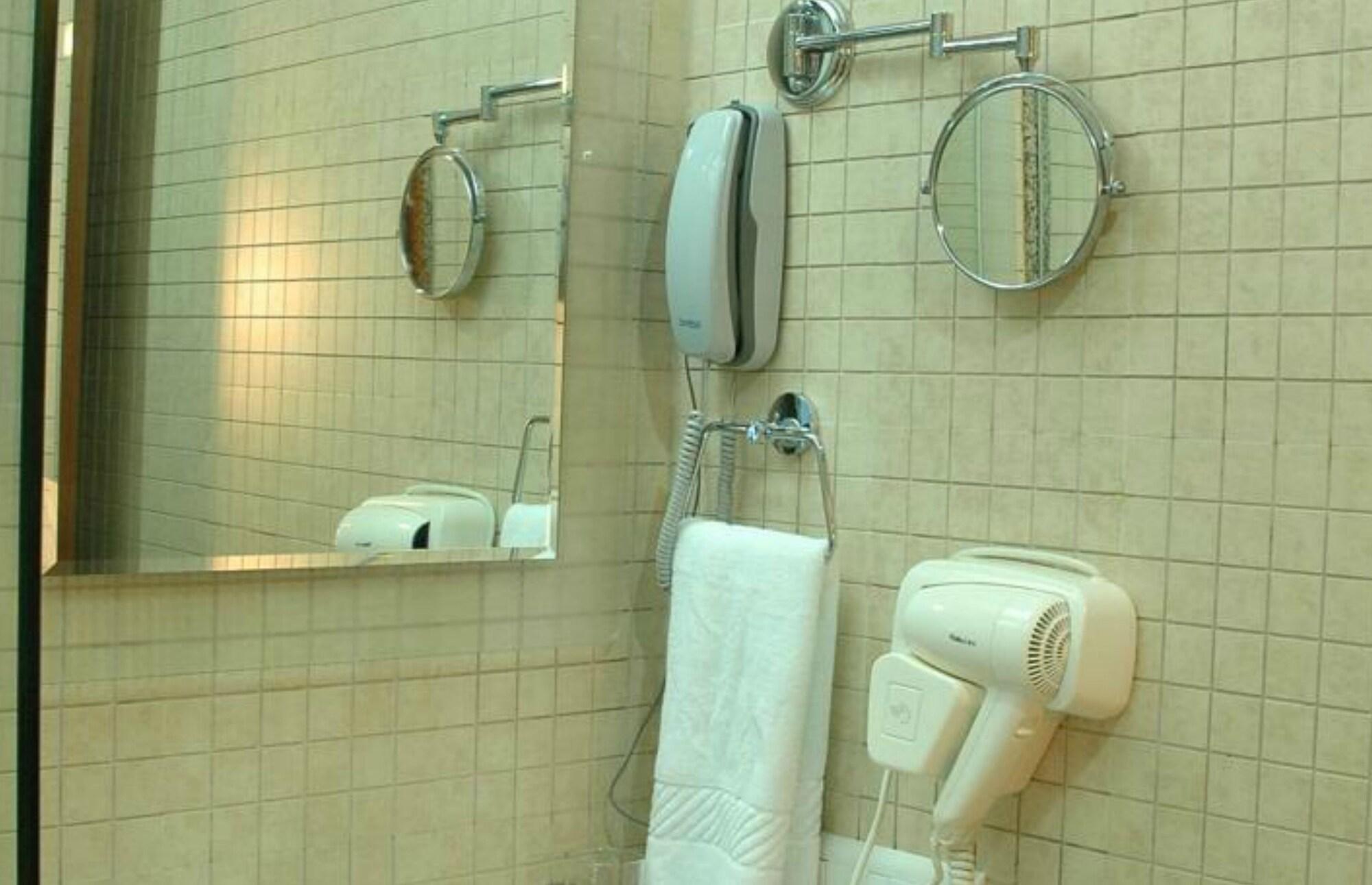 מומביי Fabhotel Shubhangan - Nr Bandra מראה חיצוני תמונה