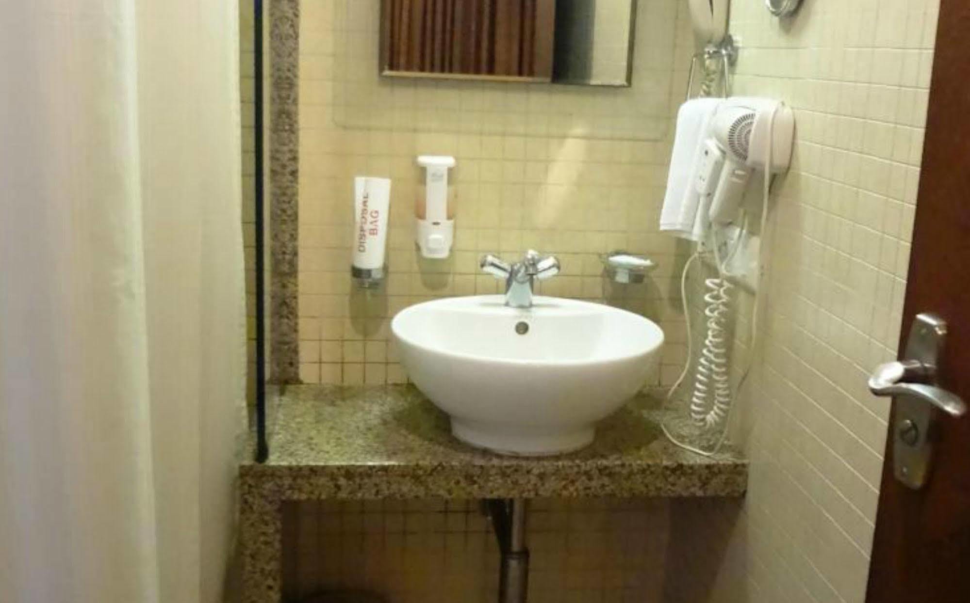 מומביי Fabhotel Shubhangan - Nr Bandra מראה חיצוני תמונה