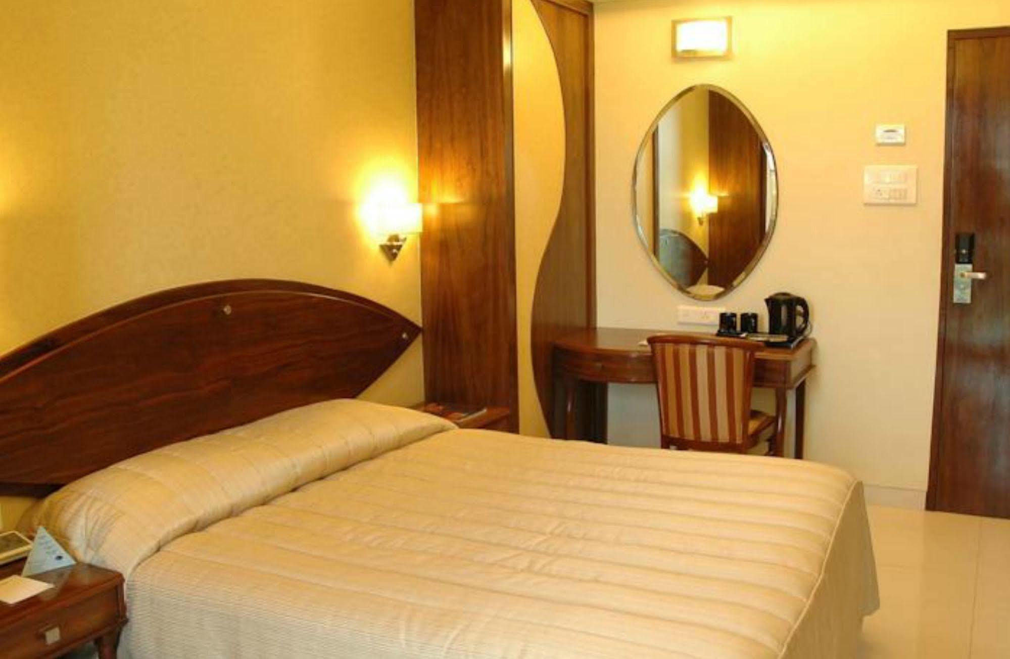 מומביי Fabhotel Shubhangan - Nr Bandra מראה חיצוני תמונה
